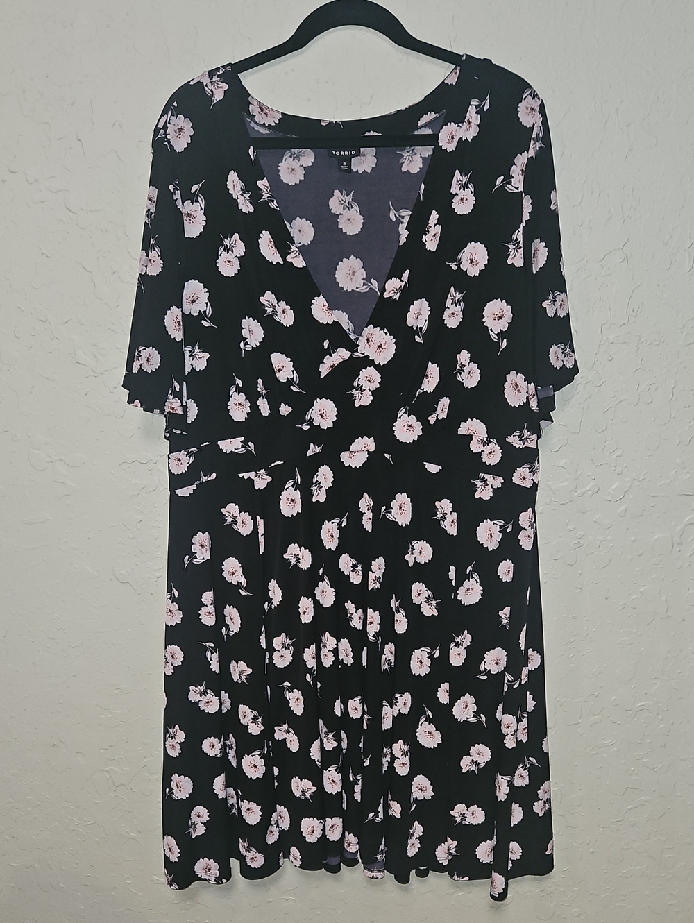 Torrid Black Floral V-Neck Flutter Sleeve Dress - Light Pink Blossoms